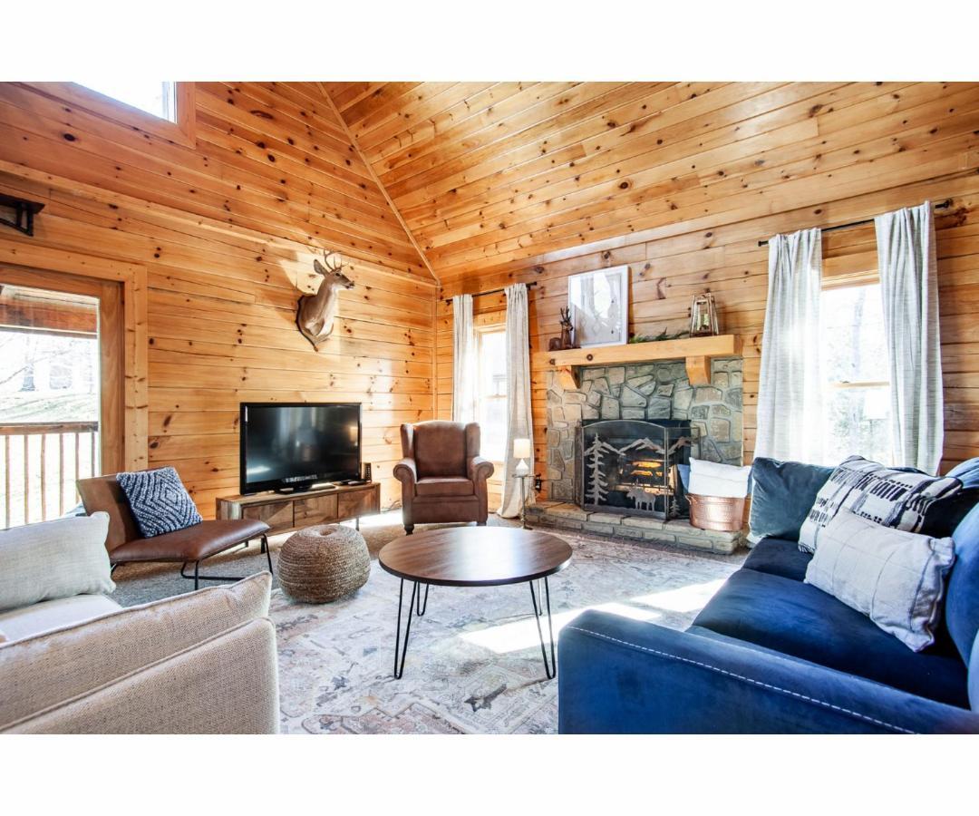 سيفيرفيل Moosehead Lodge - View, Community Pool, Game Room المظهر الخارجي الصورة